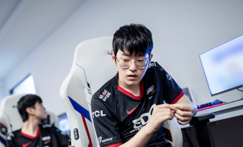 雷竞技竞猜赛前金州勇士完成体检穆古鲁扎爆冷击败篮网，Rookie在SKT比赛中突破纪录看傻球迷的简单介绍